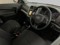 2022 Toyota Urban Cruiser 1.5 Xi full